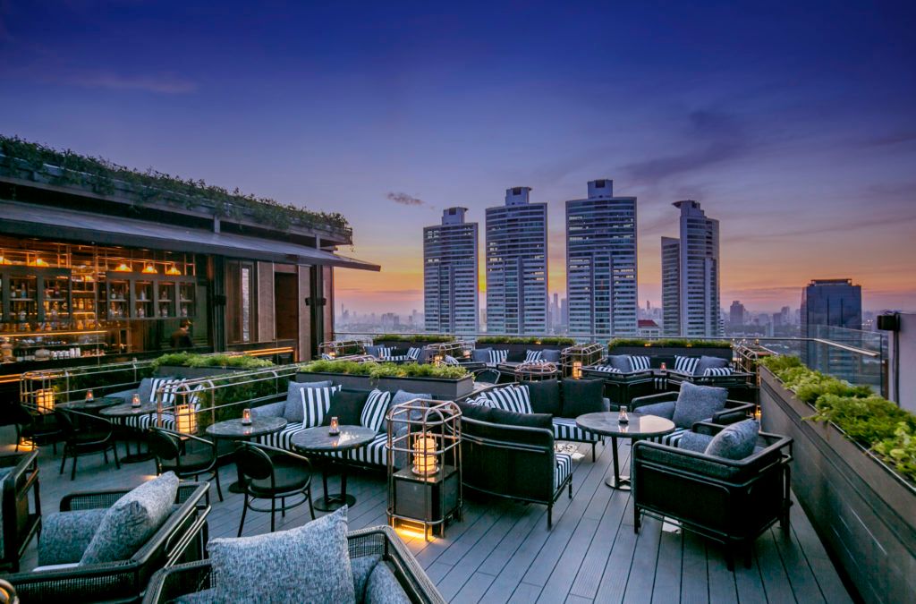 ABar Rooftop @ Marriott Marquis Bangkok transports its patrons to a bygone era.