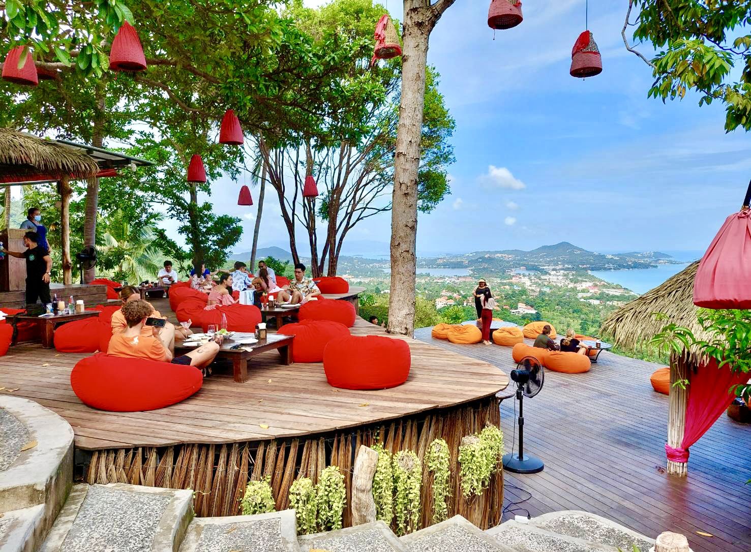 The Jungle Club is 'the' place to watch the sun go down over the island of Koh Samui. 