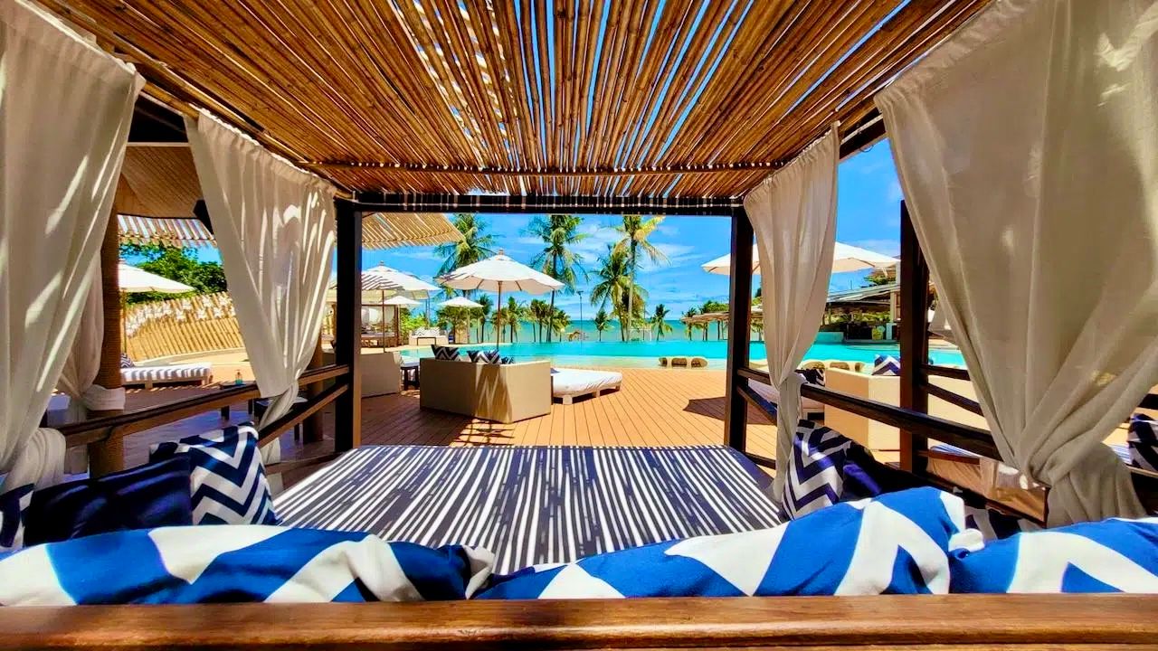 Luxuriate in VIP cabanas, beds, and sofas at Alexa Beach Club Pattaya.