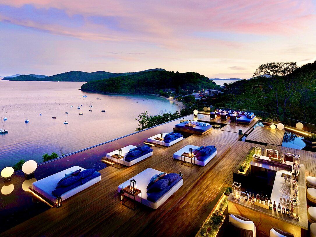 The Akoya Star Lounge offers a breathtaking panoramic view of the Andaman Sea.