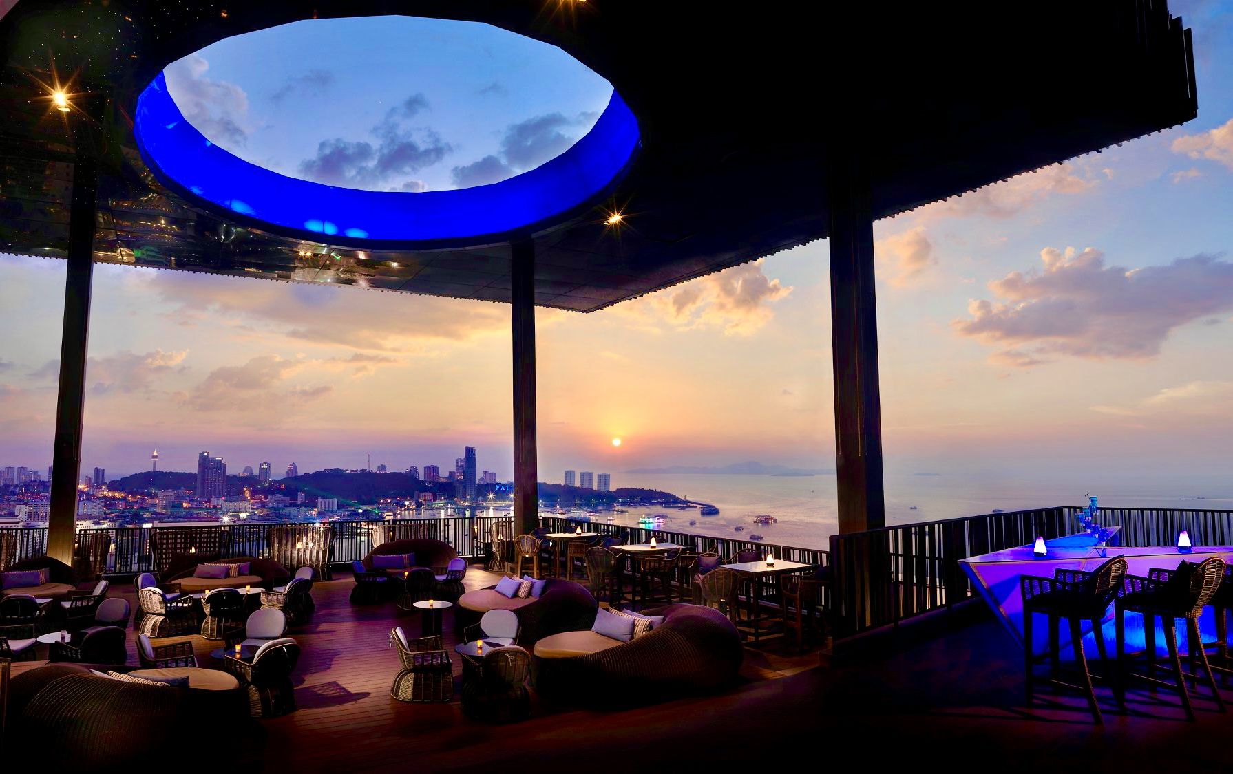 Horizon Rooftop Restaurant & Bar presents some of the most awe-inspiring views of Pattaya. 